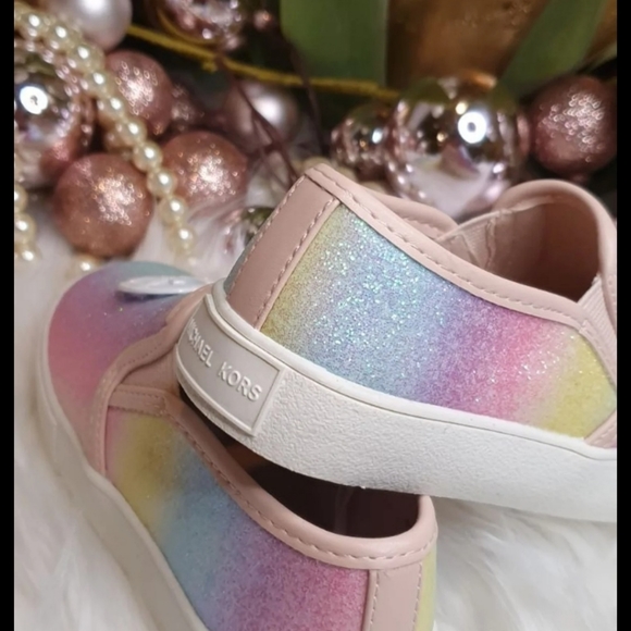 Michael Kors Big Kid Slip on Sneakers - Picture 5 of 10